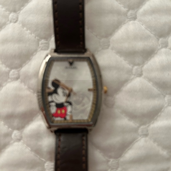 Disney Mickey Mouse Watch - Picture 3 of 6